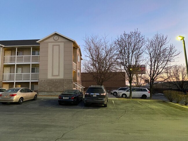 Building Photo - 1227 W 160 N