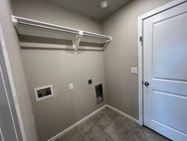 Building Photo - Spacious 3/2 located in Lubbock-Cooper ISD in Bell Farms- AVAILABLE NOW!