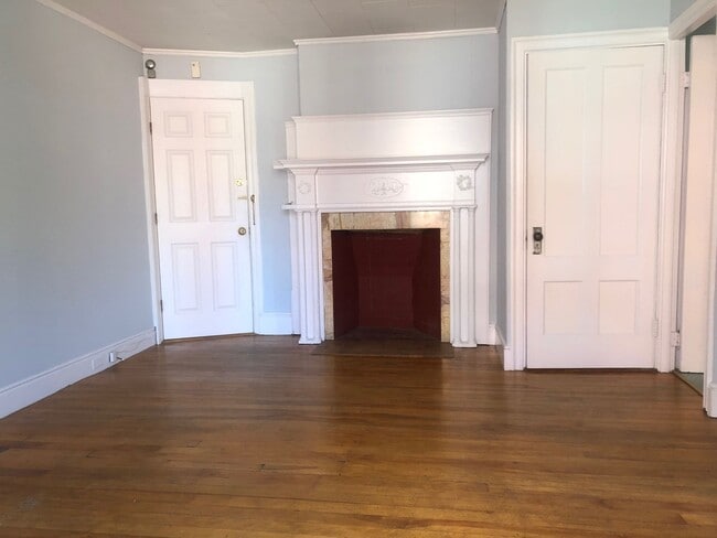 Building Photo - 31 Deering St