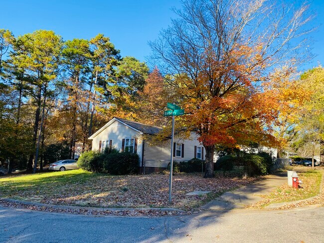 Primary Photo - 7400 Barberry Ct