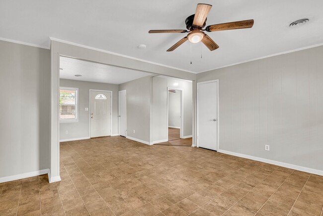 Building Photo - Renovated 3 Bedroom 2 Bath Home for Rent!