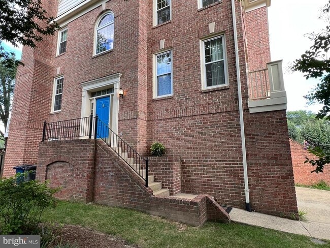 Building Photo - 8156 Boss St