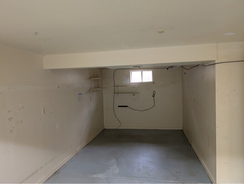 Building Photo - 13225 Grove Way
