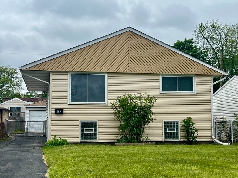 Primary Photo - 310 Merrill Ave