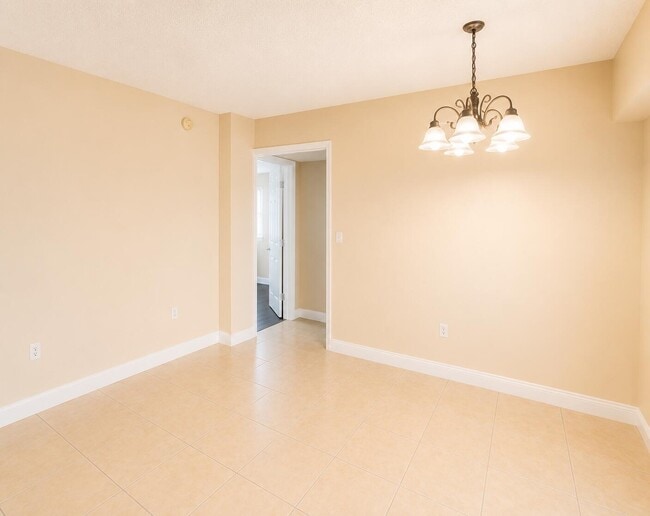Building Photo - 4205 N University Dr