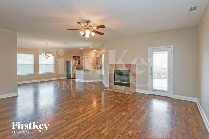 Building Photo - 1202 Jessie Ln