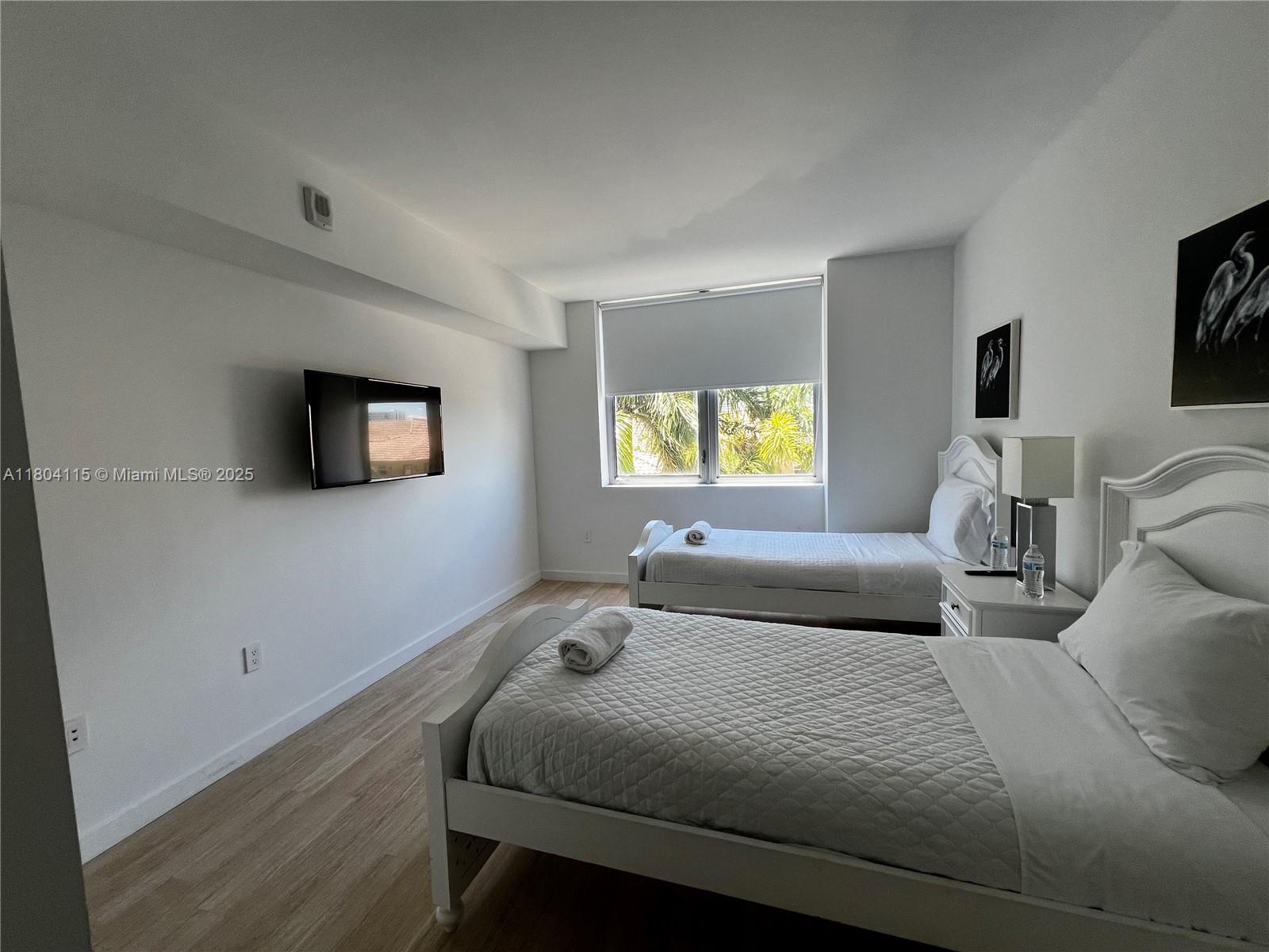 Building Photo - 2600 E Hallandale Beach Blvd