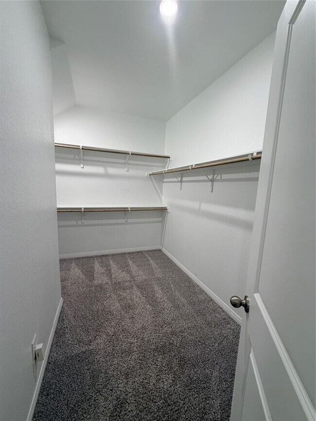 Building Photo - 1645 Settlers Glen Dr