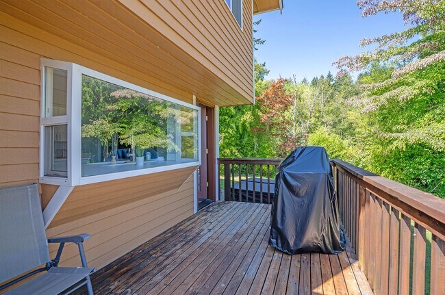 Building Photo - SHORT TERM LEASES! 1-6 months - 3-Bedroom ...