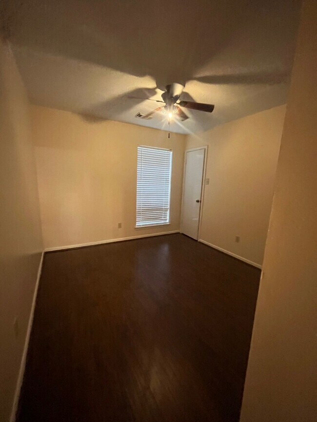 Building Photo - 4823 Pecan Grove Dr