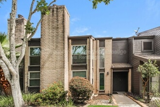 Building Photo - 2256 Gemini St