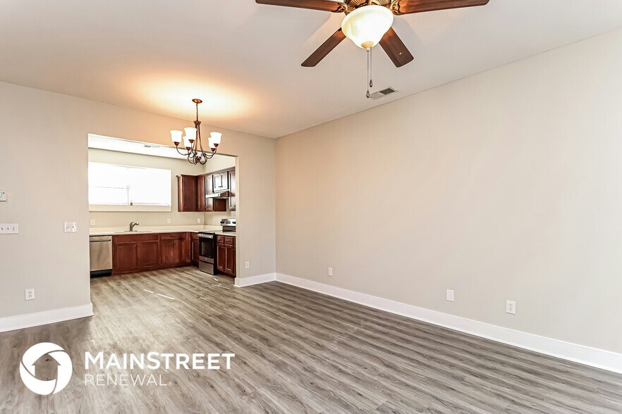 Building Photo - 20450 Castle Ridge Cir