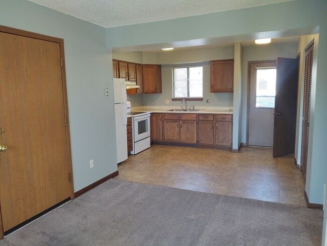 Building Photo - $975 | 2 Bedroom, 1 Bathroom Apartment | No Pets* | Available March 7th 2025