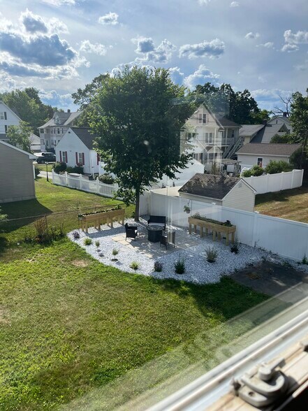 Patio - 121 Chestnut St