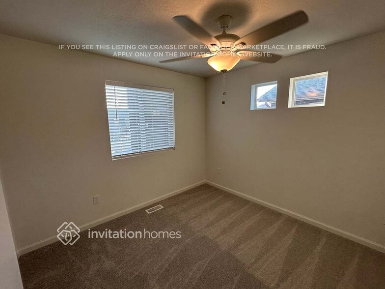 Building Photo - 322 N Broadway Dr