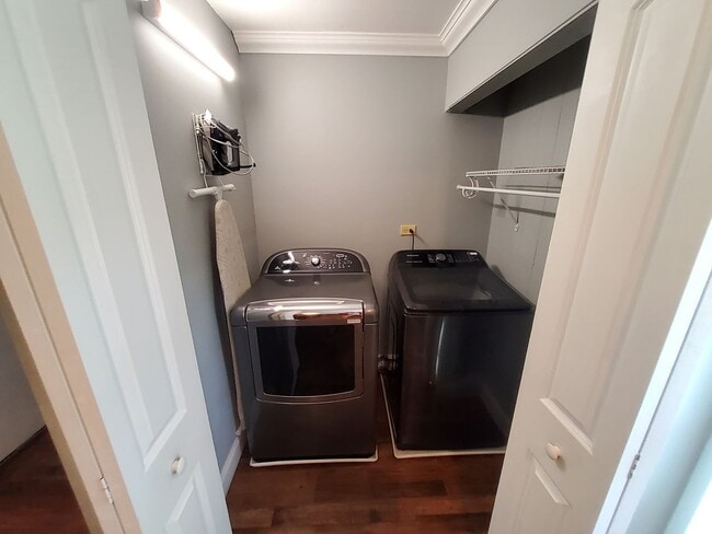 Building Photo - Sevierville 37862 - Showings begin July 11, 2026 - Fully Furnished! Long term or 3 Month Lease Co...