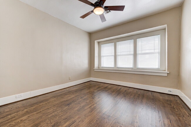 Building Photo - 1715 NW 38th St