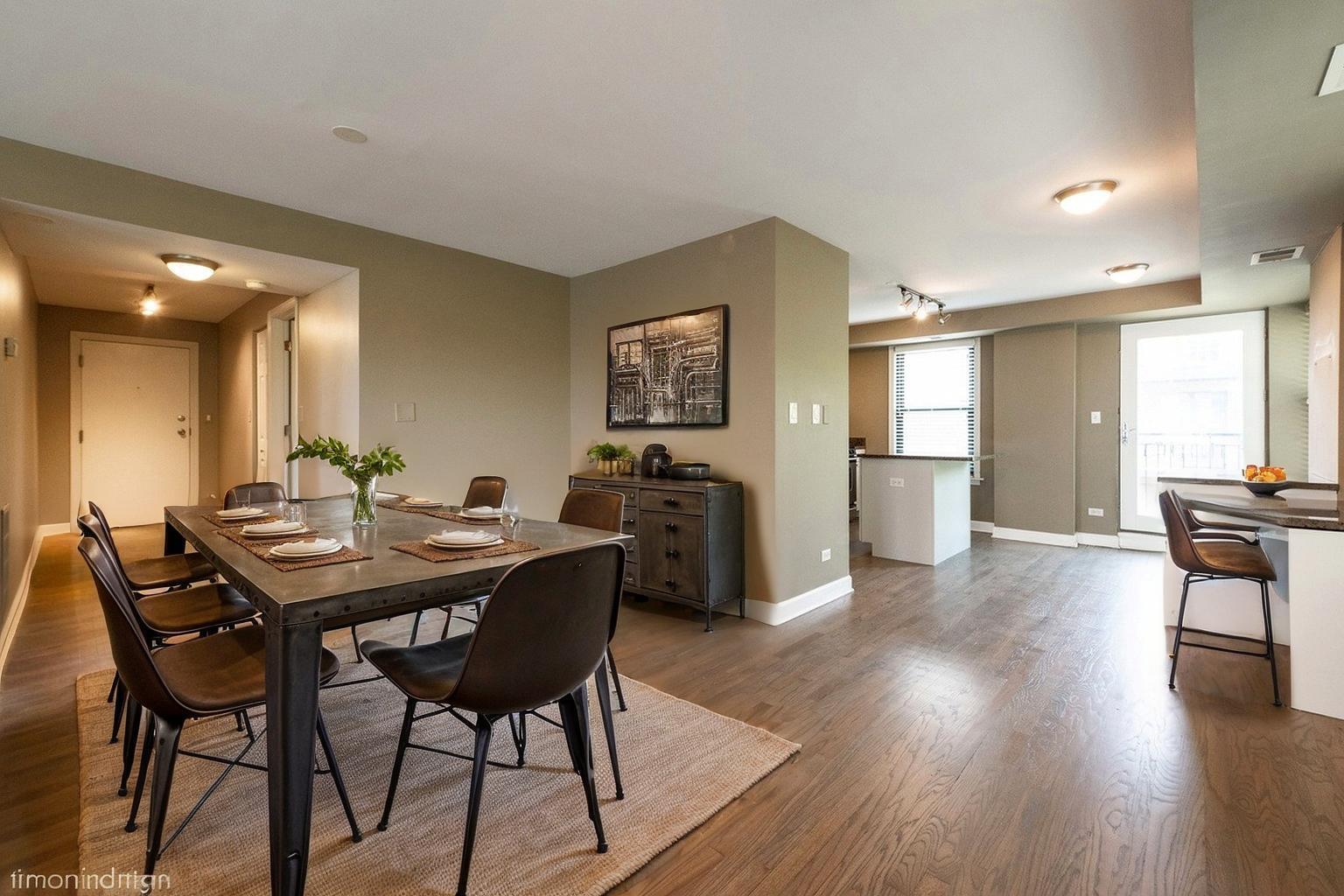 Building Photo - 2545 W Catalpa Ave