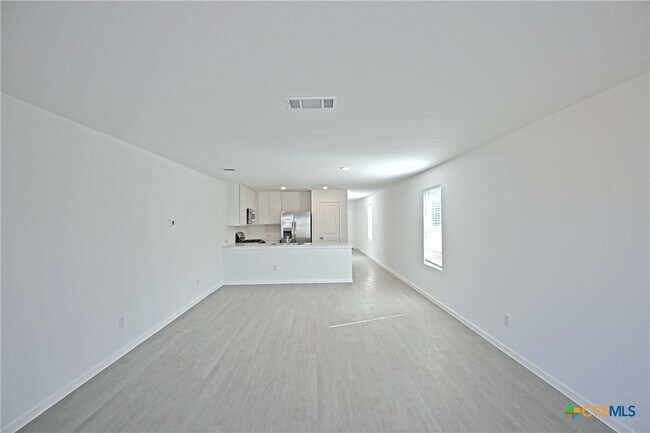 Building Photo - 527 Sarah Wy