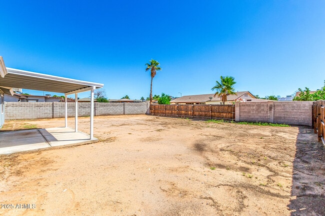 Building Photo - 2731 E Charleston Ave