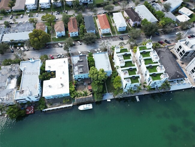 Building Photo - 1965 Calais Dr