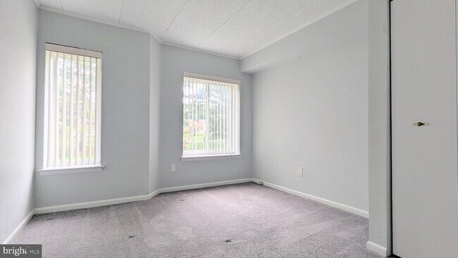 Building Photo - 125 Leedom Way