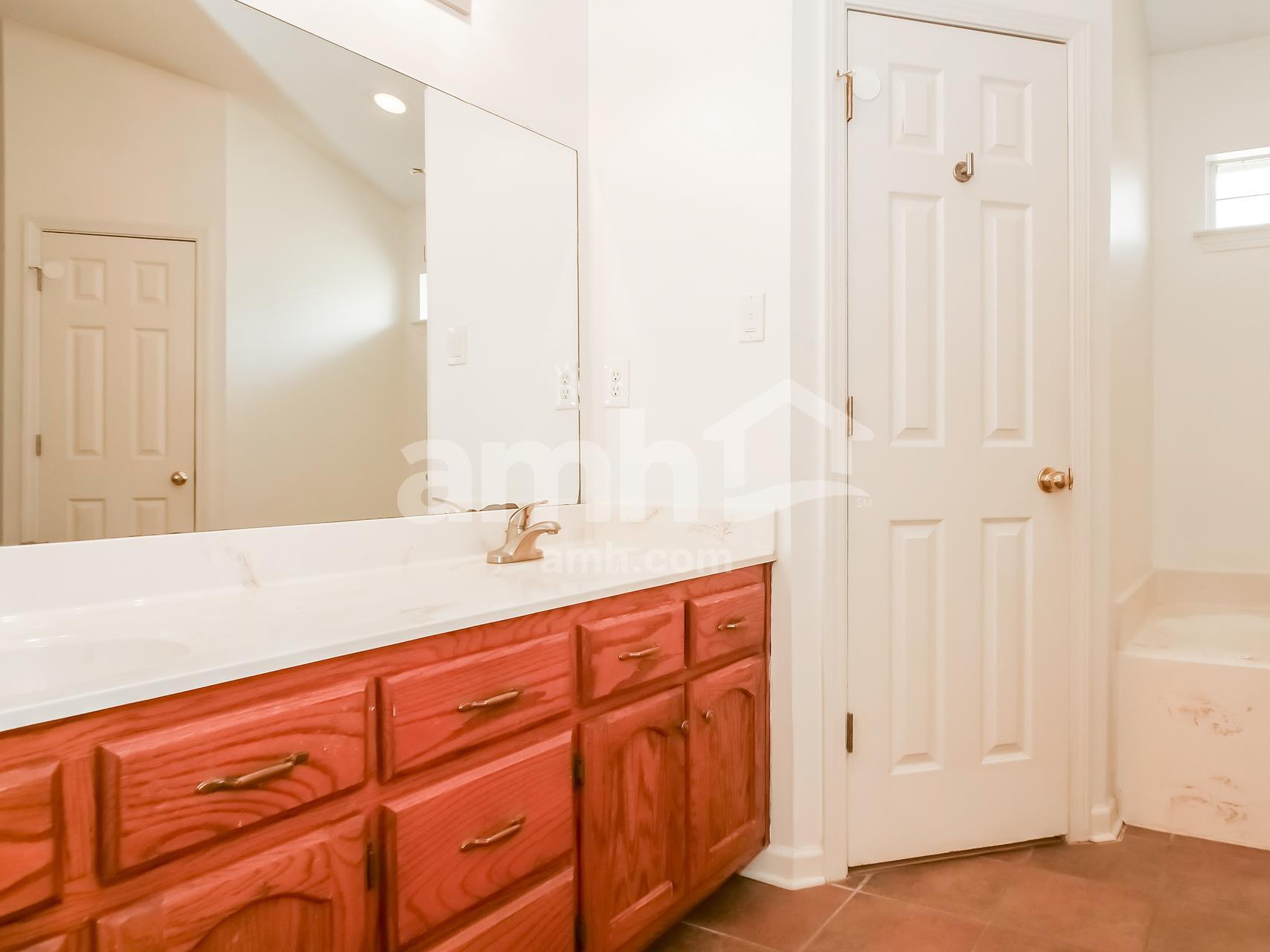 Building Photo - 660 Timber Creek S