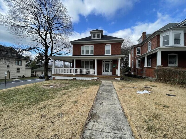 Building Photo - 17842 Virginia Ave