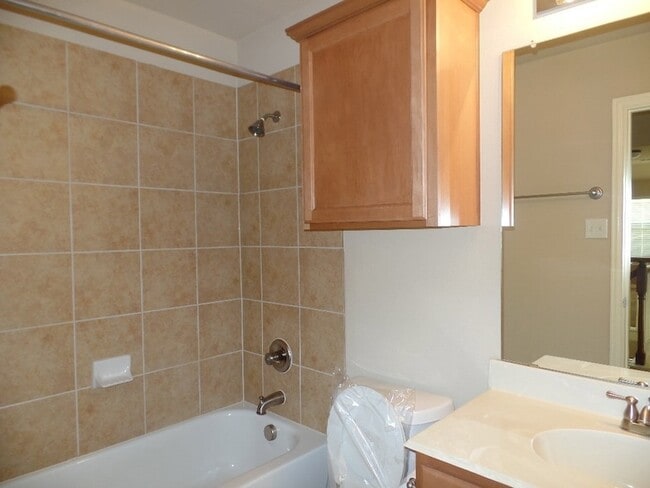 Building Photo - 7213 Middleburg Dr