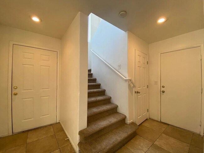 Building Photo - 6062 St Petersburg Dr