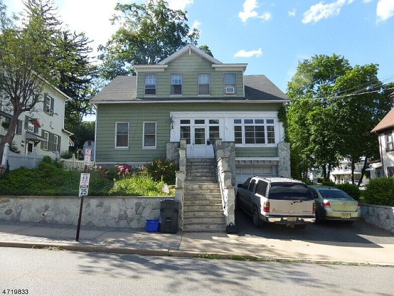 Building Photo - 133 Western Ave