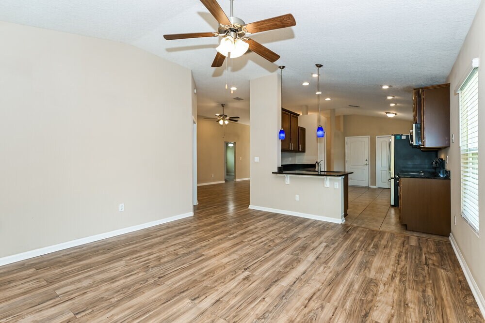 Building Photo - 15847 Rachel Creek Dr