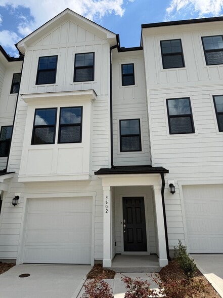 Building Photo - 3602 Elm Grv Ln