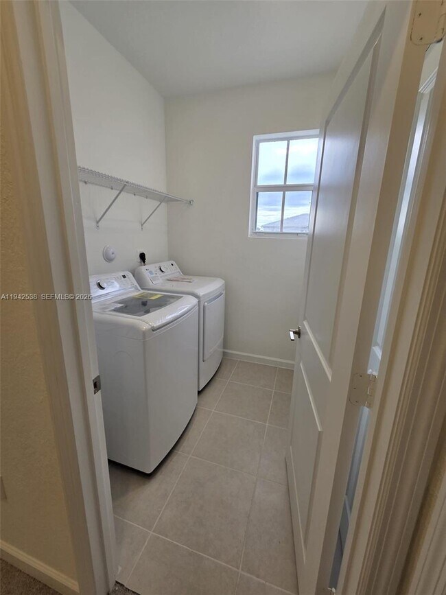 Building Photo - 16303 SW 147th Ave