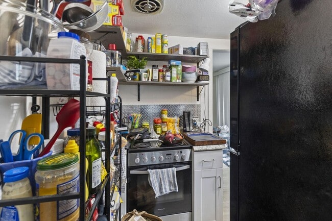 Building Photo - 916 NE 11th St