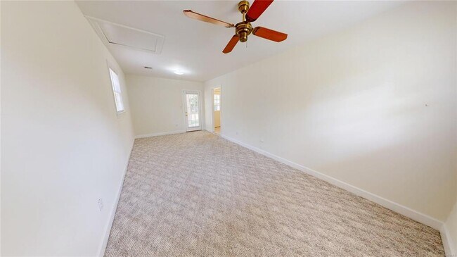 Building Photo - 3549 Mayfair Rd