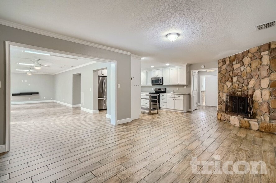 Building Photo - 421 San Sebastian Prado