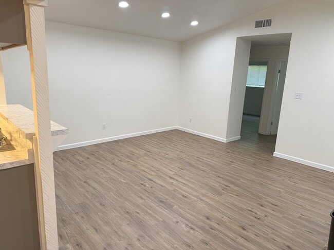 Building Photo - 1222 Tartan Ln