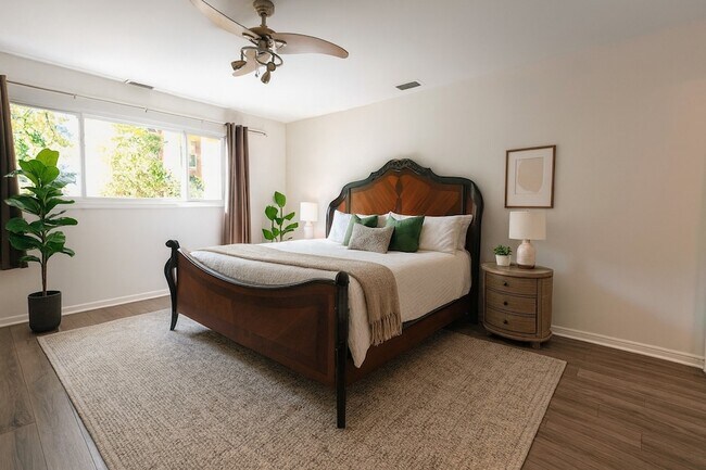 Building Photo - 912 Crain St