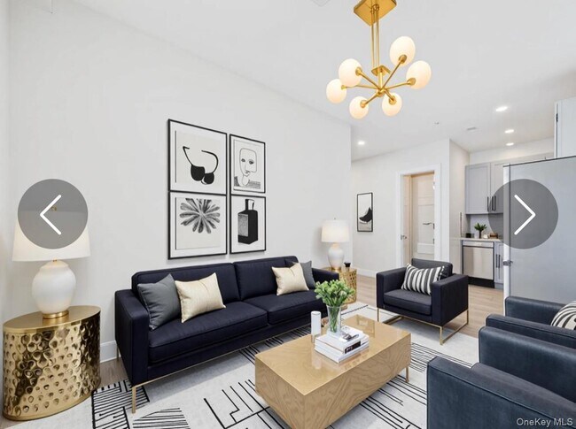 Building Photo - 315 W Broadway