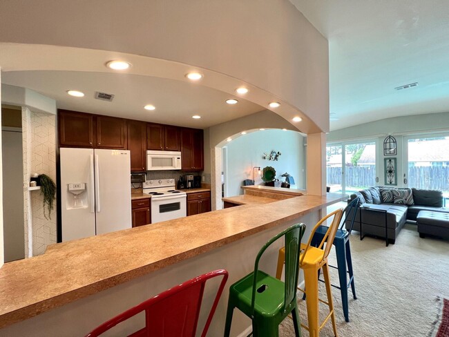 Building Photo - 30 Bay Walk Ct