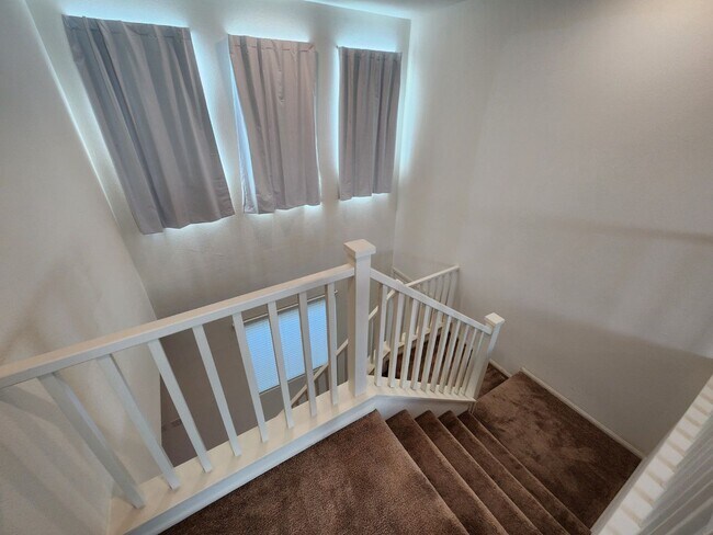 Building Photo - Spring Valley close to Restaurants and Shopping