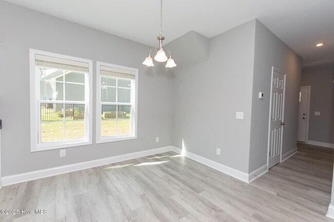 Building Photo - 608 Feather Ct
