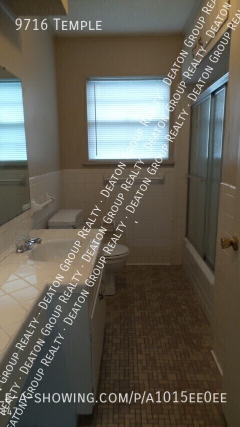 Building Photo - 9716 Temple-