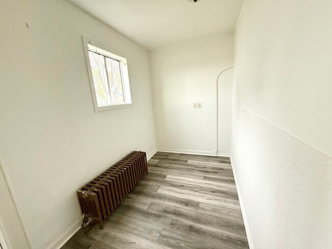 Building Photo - 2300 56th St