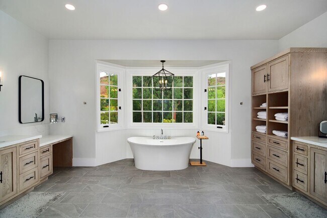 Building Photo - 28845 Countryside Dr