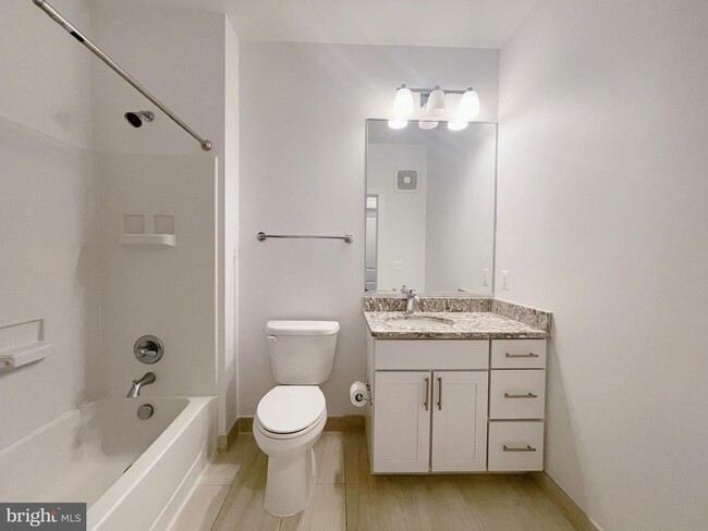 Building Photo - Luxurious Fairfax City 2 bed Condo