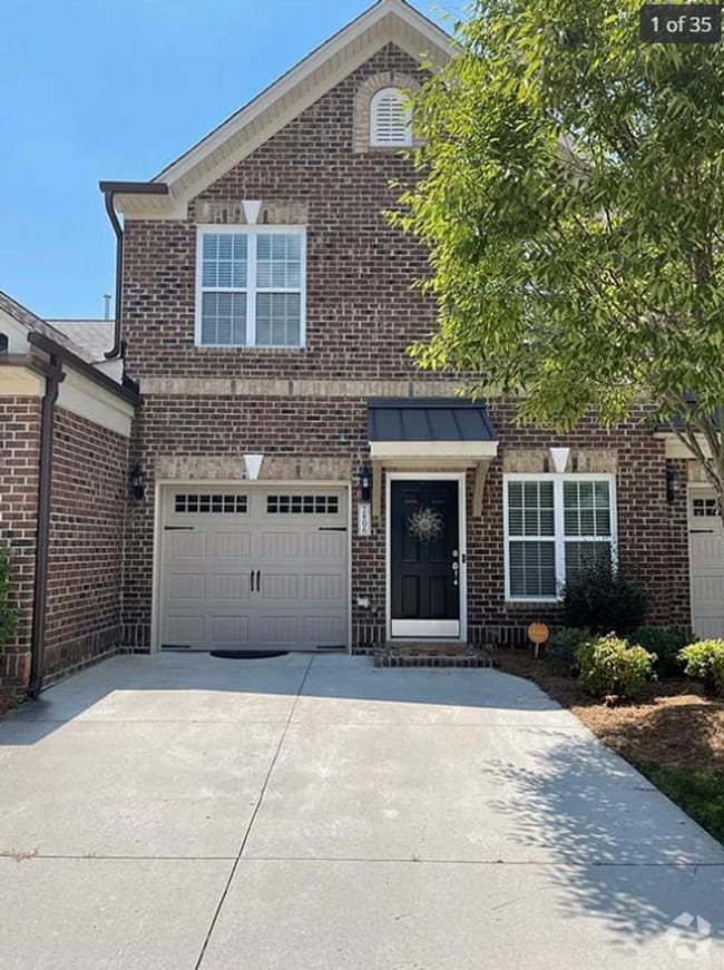 Building Photo - Two bedroom, 2.5 bath condo townhome in Bu...