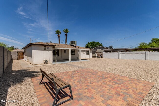 Building Photo - 5635 N 35th Dr