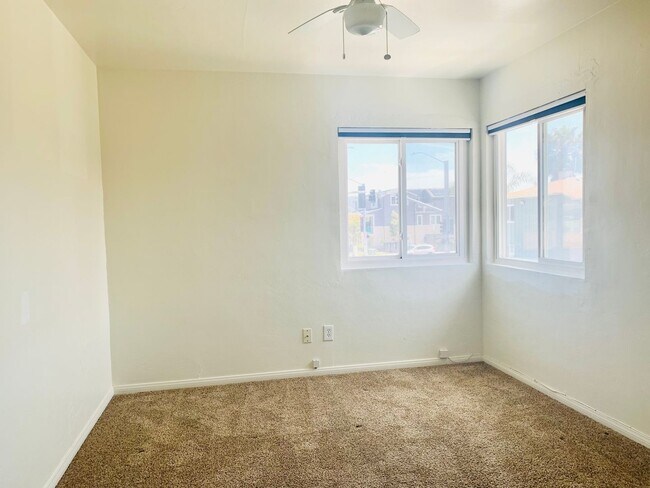 Building Photo - Live by the Beach! 2BD/1BA Mission Beach Apartment with Garage!